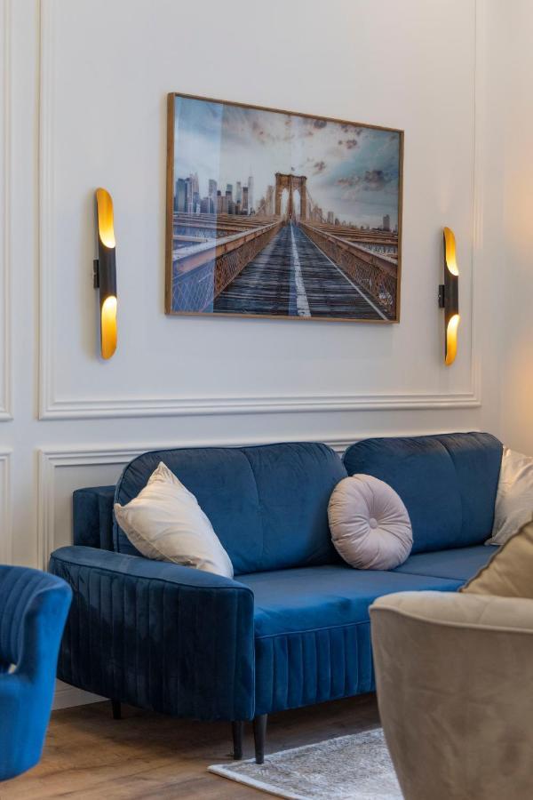 Luxurious Central Grand Home W/ 3Bedrm 2Bathrm Budapest Exteriör bild