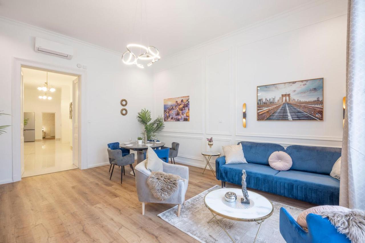 Luxurious Central Grand Home W/ 3Bedrm 2Bathrm Budapest Exteriör bild