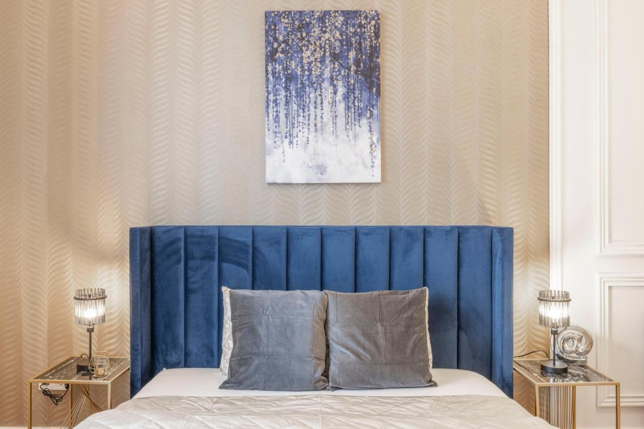 Luxurious Central Grand Home W/ 3Bedrm 2Bathrm Budapest Exteriör bild