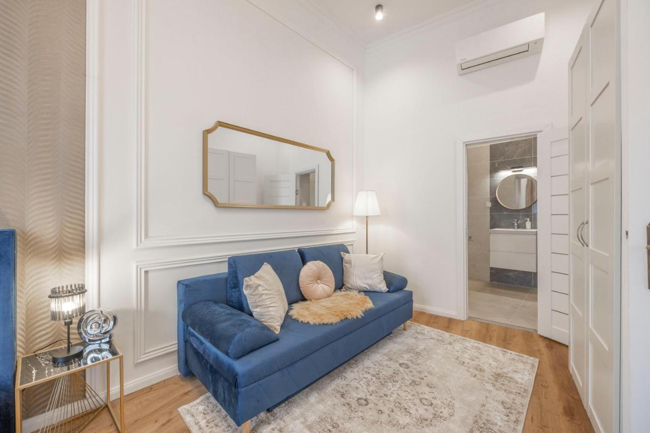 Luxurious Central Grand Home W/ 3Bedrm 2Bathrm Budapest Exteriör bild