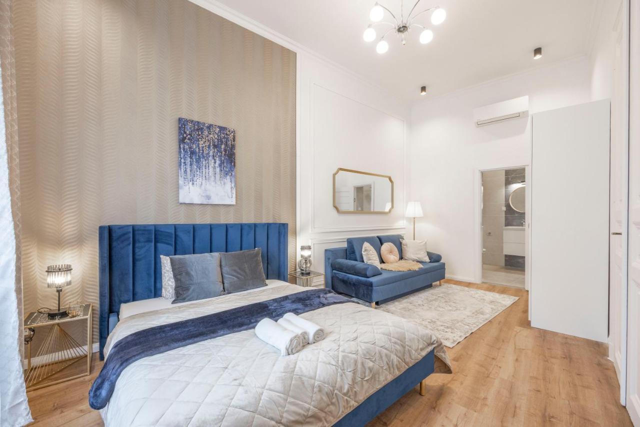 Luxurious Central Grand Home W/ 3Bedrm 2Bathrm Budapest Exteriör bild