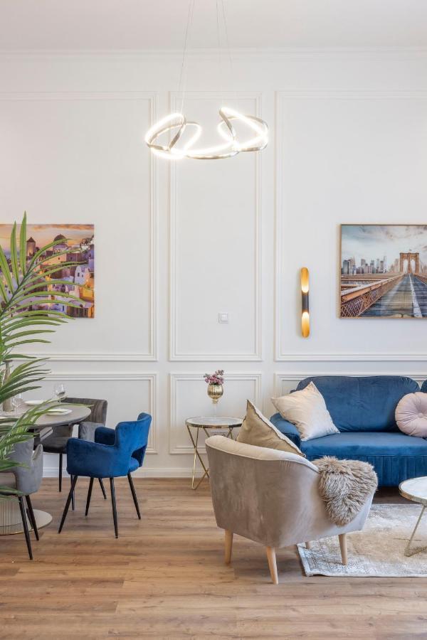 Luxurious Central Grand Home W/ 3Bedrm 2Bathrm Budapest Exteriör bild