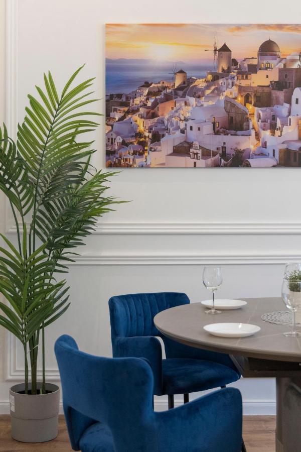 Luxurious Central Grand Home W/ 3Bedrm 2Bathrm Budapest Exteriör bild
